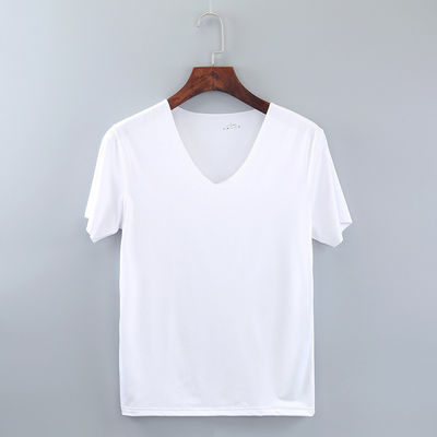 夏のトレンド ハープホップスタイルで半袖とプリントパターンの男性Tシャツ