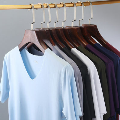 夏のトレンド ハープホップスタイルで半袖とプリントパターンの男性Tシャツ