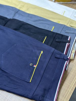 XMAMLON RTSのカキ色の男性用服装用綿パンツ