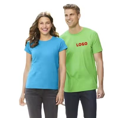 ヨーロッパ と アメリカ で の 男性 の 広告 に 用い られる オーダーメイド ロゴ パターン の Tシャツ
