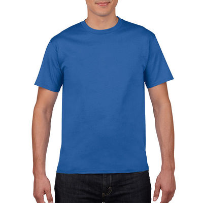 ヨーロッパ と アメリカ で の 男性 の 広告 に 用い られる オーダーメイド ロゴ パターン の Tシャツ